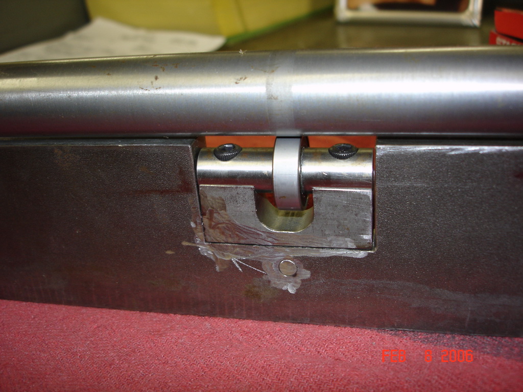 close-up-roller-workblade-single-roller-bearing